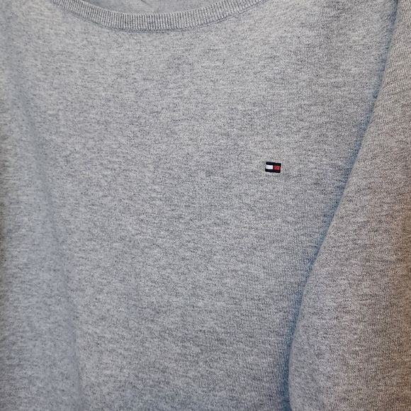 Tommy Hilfiger Gray Sweater - Picture 2 of 6